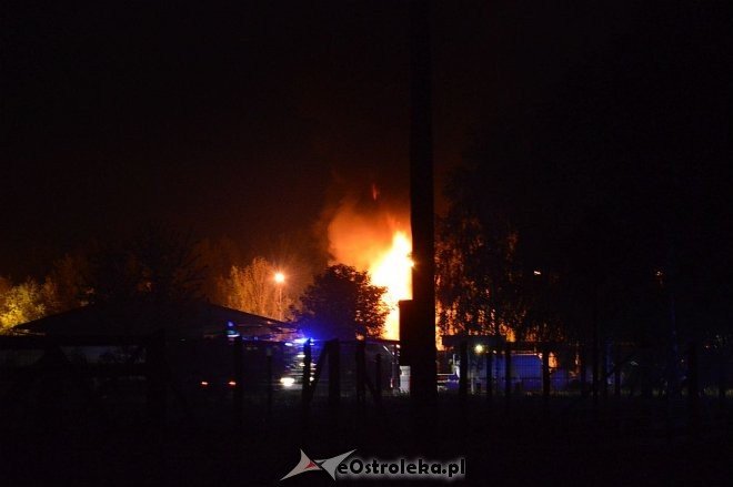Ostrołęka: Potężny wybuch na stacji paliw. Płonie kilka tysięcy litrów gazu [21.05.2016] - zdjęcie #3 - eOstroleka.pl