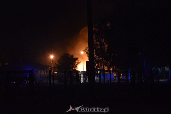 Ostrołęka: Potężny wybuch na stacji paliw. Płonie kilka tysięcy litrów gazu [21.05.2016] - zdjęcie #8 - eOstroleka.pl