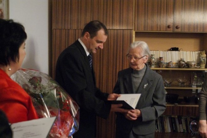 09.11.2009 100 urodziny Władysławy Woźniak - zdjęcie #8 - eOstroleka.pl