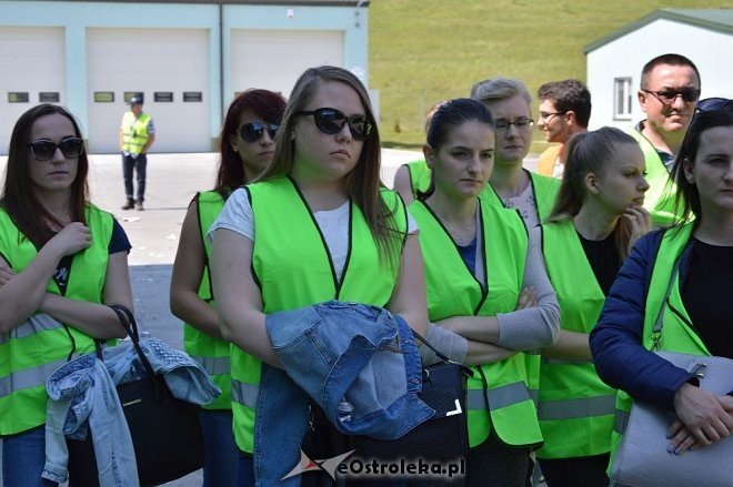 Studenci olsztyńskiego uniwersytetu z wizytą na stacji segregacji śmieci w Ostrołęce [23.05.2016] - zdjęcie #23 - eOstroleka.pl