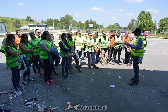 Studenci olsztyńskiego uniwersytetu z wizytą na stacji segregacji śmieci w Ostrołęce [23.05.2016] - zdjęcie #34 - eOstroleka.pl