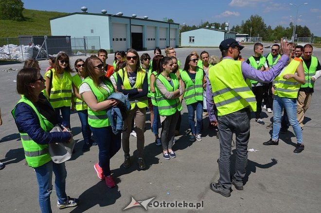 Studenci olsztyńskiego uniwersytetu z wizytą na stacji segregacji śmieci w Ostrołęce [23.05.2016] - zdjęcie #43 - eOstroleka.pl