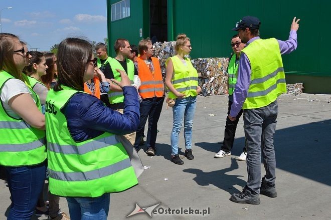 Studenci olsztyńskiego uniwersytetu z wizytą na stacji segregacji śmieci w Ostrołęce [23.05.2016] - zdjęcie #52 - eOstroleka.pl