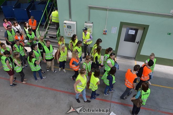 Studenci olsztyńskiego uniwersytetu z wizytą na stacji segregacji śmieci w Ostrołęce [23.05.2016] - zdjęcie #73 - eOstroleka.pl