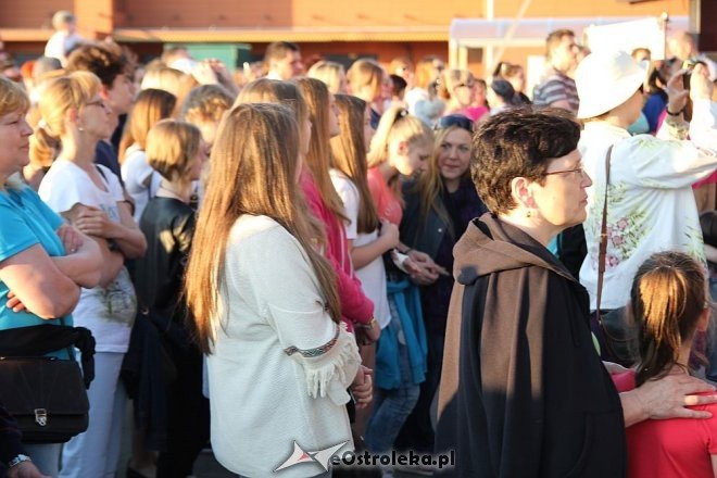 Koncert Uwielbienia - Trzecia Godzina Dnia [26.05.2016] - zdjęcie #27 - eOstroleka.pl