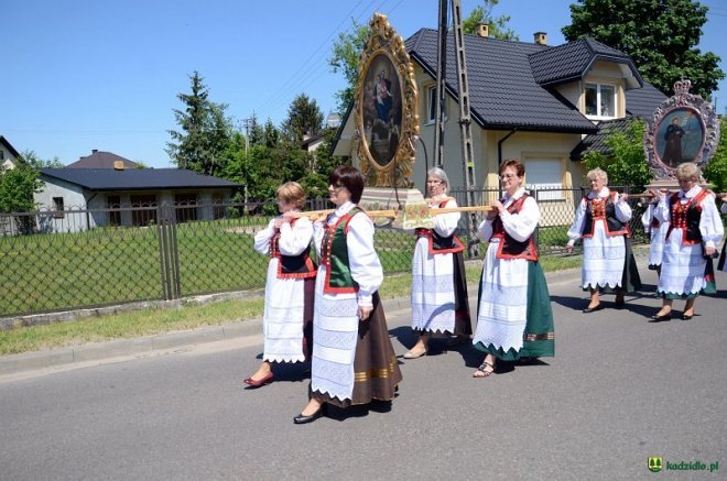 Procesja Bożego Ciała w Kadzidle [26.05.2016] - zdjęcie #71 - eOstroleka.pl