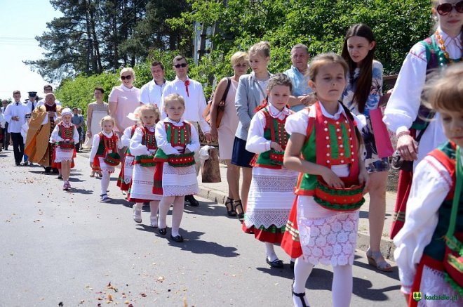Procesja Bożego Ciała w Kadzidle [26.05.2016] - zdjęcie #47 - eOstroleka.pl