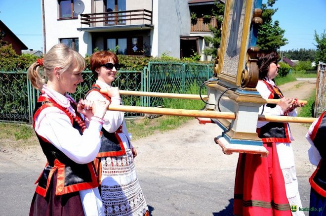 Procesja Bożego Ciała w Kadzidle [26.05.2016] - zdjęcie #42 - eOstroleka.pl