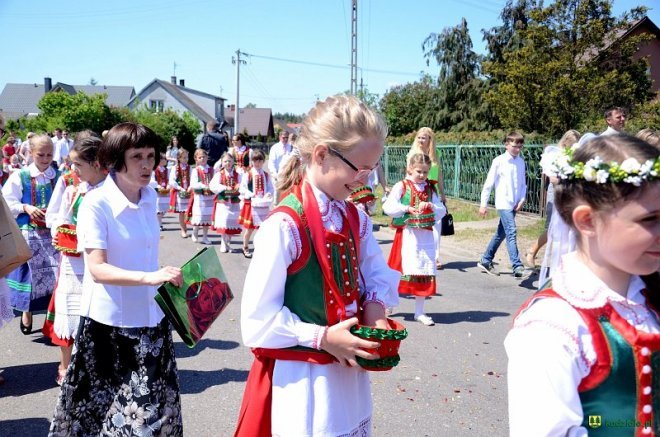 Procesja Bożego Ciała w Kadzidle [26.05.2016] - zdjęcie #39 - eOstroleka.pl