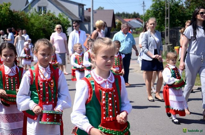 Procesja Bożego Ciała w Kadzidle [26.05.2016] - zdjęcie #37 - eOstroleka.pl