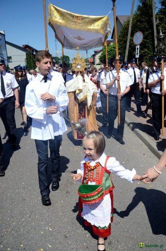 Procesja Bożego Ciała w Kadzidle [26.05.2016] - zdjęcie #21 - eOstroleka.pl