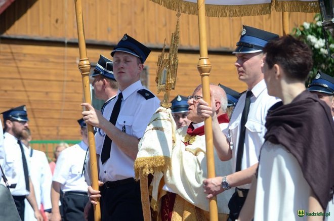 Procesja Bożego Ciała w Kadzidle [26.05.2016] - zdjęcie #5 - eOstroleka.pl