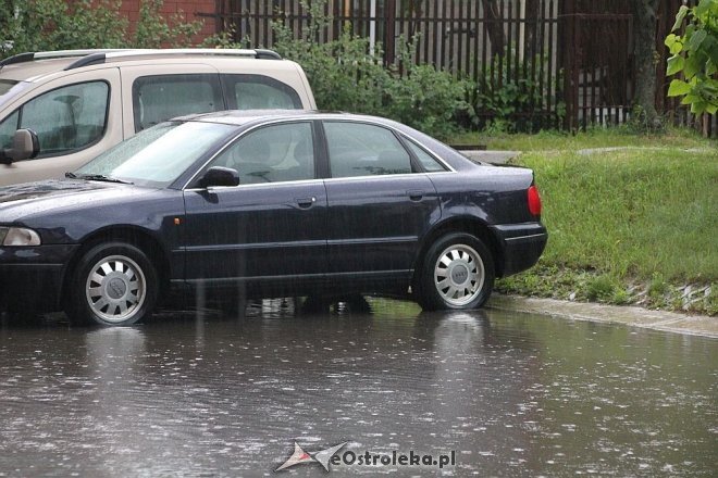 Oberwanie chmury nad Ostrołęką: Zalane ulice w centrum miasta i na „starówce” [31.05.2016] - zdjęcie #5 - eOstroleka.pl