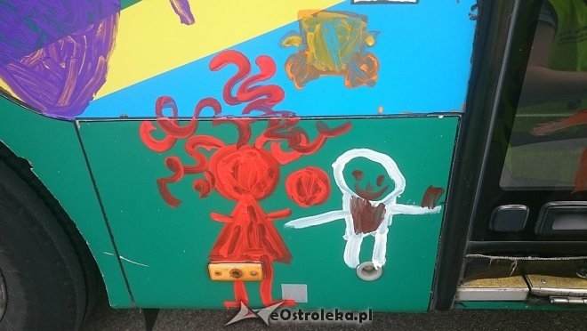 Dzień Dziecka z MZK: Przedszkolaki pomalowały autobus [01.06.2016] - zdjęcie #7 - eOstroleka.pl