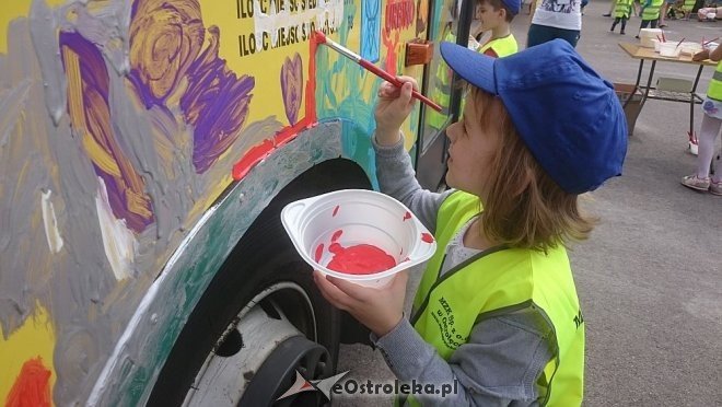 Dzień Dziecka z MZK: Przedszkolaki pomalowały autobus [01.06.2016] - zdjęcie #20 - eOstroleka.pl