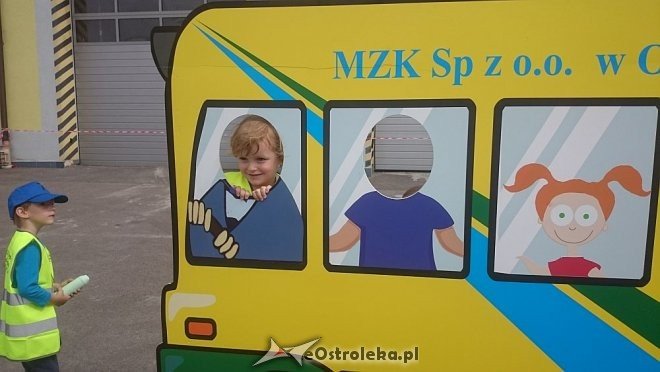 Dzień Dziecka z MZK: Przedszkolaki pomalowały autobus [01.06.2016] - zdjęcie #23 - eOstroleka.pl