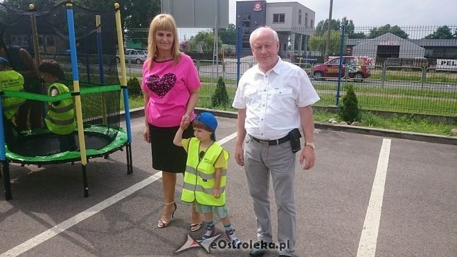 Dzień Dziecka z MZK: Przedszkolaki pomalowały autobus [01.06.2016] - zdjęcie #25 - eOstroleka.pl