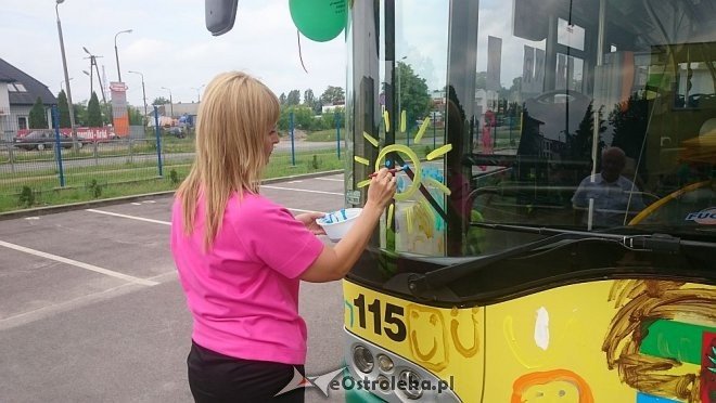 Dzień Dziecka z MZK: Przedszkolaki pomalowały autobus [01.06.2016] - zdjęcie #35 - eOstroleka.pl