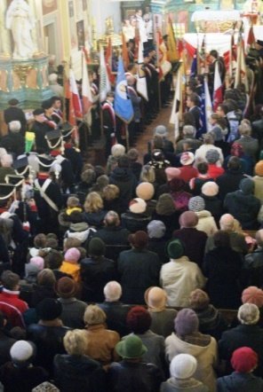 Poświęcenie Pomnika Czwartaków (11.11.09) - zdjęcie #61 - eOstroleka.pl