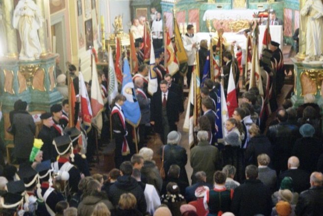 Poświęcenie Pomnika Czwartaków (11.11.09) - zdjęcie #60 - eOstroleka.pl