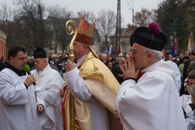 Poświęcenie Pomnika Czwartaków (11.11.09) - zdjęcie #16 - eOstroleka.pl