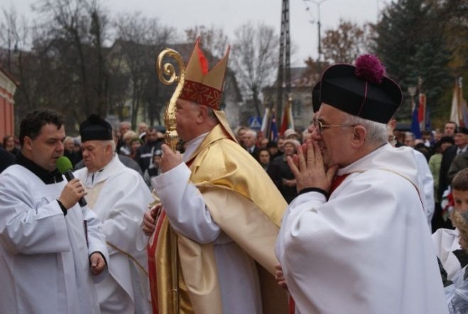 Poświęcenie Pomnika Czwartaków (11.11.09) - zdjęcie #51 - eOstroleka.pl