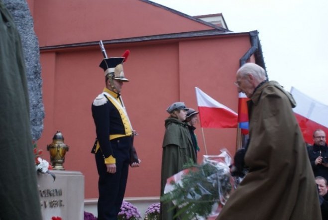 Poświęcenie Pomnika Czwartaków (11.11.09) - zdjęcie #30 - eOstroleka.pl