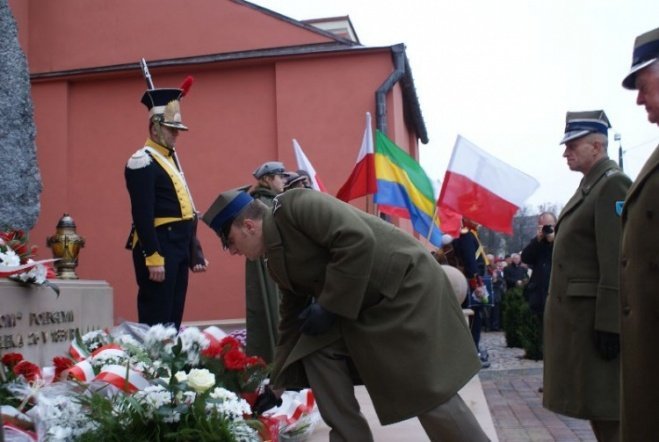 Poświęcenie Pomnika Czwartaków (11.11.09) - zdjęcie #25 - eOstroleka.pl