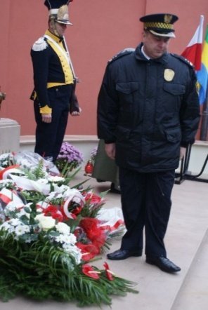 Poświęcenie Pomnika Czwartaków (11.11.09) - zdjęcie #23 - eOstroleka.pl