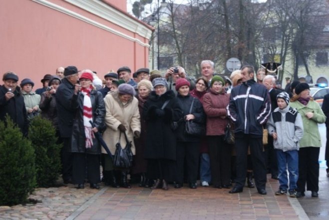 Poświęcenie Pomnika Czwartaków (11.11.09) - zdjęcie #54 - eOstroleka.pl
