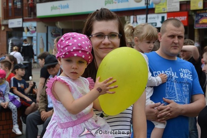 Językowy Dzień Dziecka z I LO w Ostrołęce [01.06.2016] - zdjęcie #9 - eOstroleka.pl