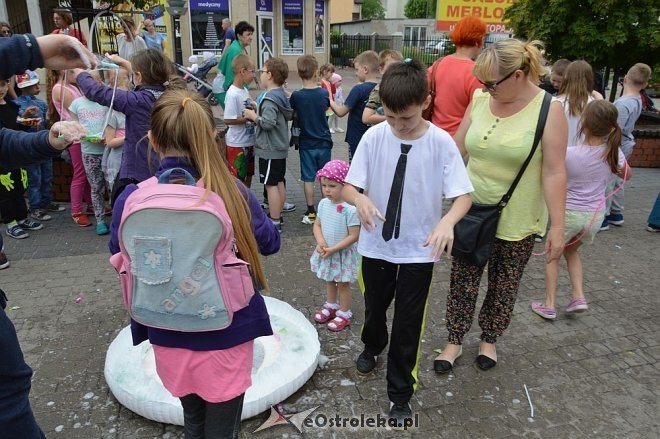 Językowy Dzień Dziecka z I LO w Ostrołęce [01.06.2016] - zdjęcie #10 - eOstroleka.pl