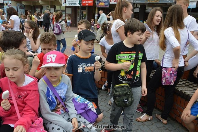Językowy Dzień Dziecka z I LO w Ostrołęce [01.06.2016] - zdjęcie #19 - eOstroleka.pl