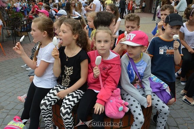 Językowy Dzień Dziecka z I LO w Ostrołęce [01.06.2016] - zdjęcie #20 - eOstroleka.pl