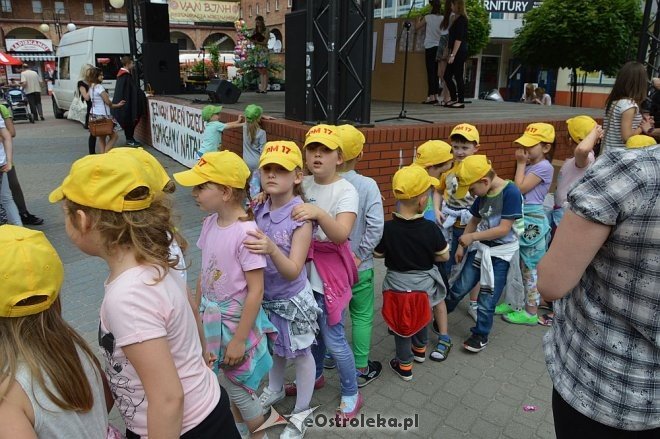 Językowy Dzień Dziecka z I LO w Ostrołęce [01.06.2016] - zdjęcie #51 - eOstroleka.pl