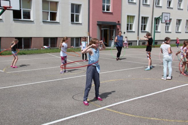 Sportowy Dzień Dziecka w II LO [1.06.2016] - zdjęcie #22 - eOstroleka.pl