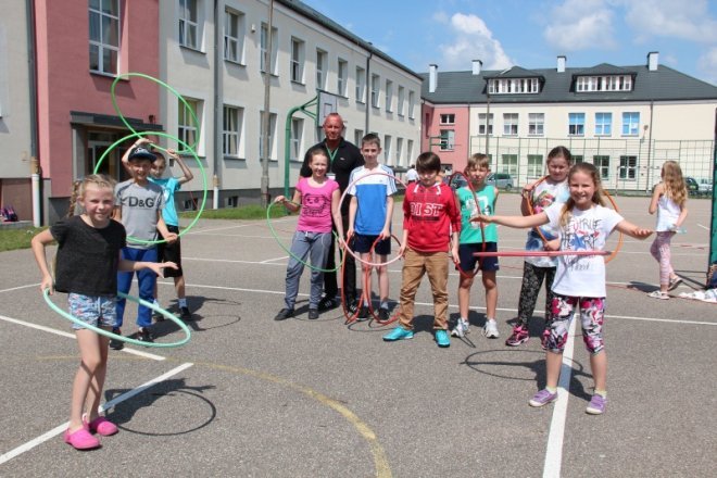 Sportowy Dzień Dziecka w II LO [1.06.2016] - zdjęcie #5 - eOstroleka.pl