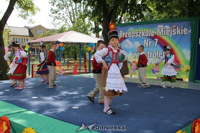 Jubileusz 40-lecia istnienia Przedszkola Miejskiego nr 7 Tęczowa Kraina w Ostrołęce [02.06.2016] - zdjęcie #92 - eOstroleka.pl