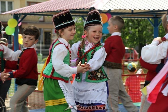 Jubileusz 40-lecia istnienia Przedszkola Miejskiego nr 7 Tęczowa Kraina w Ostrołęce [02.06.2016] - zdjęcie #93 - eOstroleka.pl