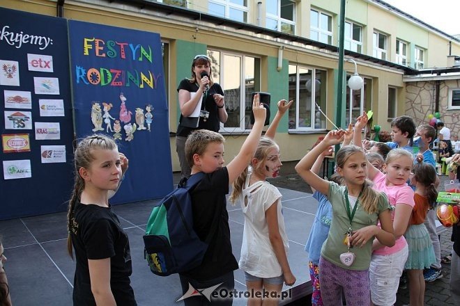 Festyn rodzinny w Szkole Podstawowej nr 4 w Ostrołęce [02.06.2016] - zdjęcie #84 - eOstroleka.pl