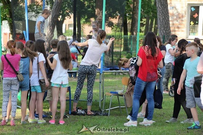 Festyn rodzinny w Szkole Podstawowej nr 4 w Ostrołęce [02.06.2016] - zdjęcie #88 - eOstroleka.pl