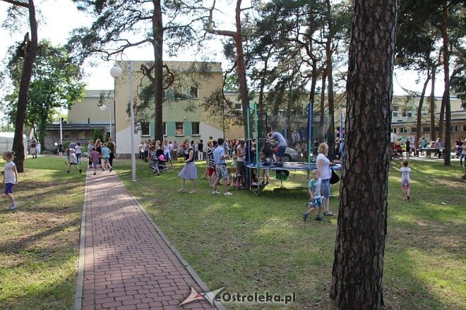 Festyn rodzinny w Szkole Podstawowej nr 4 w Ostrołęce [02.06.2016] - zdjęcie #94 - eOstroleka.pl