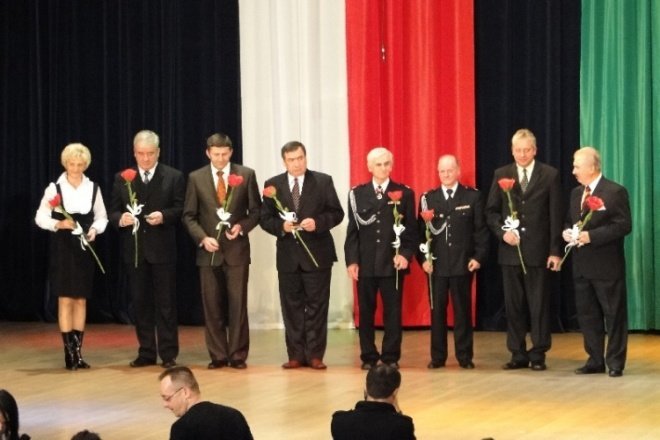 Uroczysta Sesja Rady Misata (11.11.09) - zdjęcie #6 - eOstroleka.pl