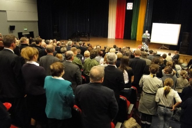 Uroczysta Sesja Rady Misata (11.11.09) - zdjęcie #1 - eOstroleka.pl