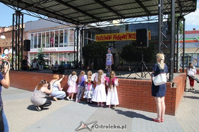 Festiwal Piosenki Przedszkolnej 2016 [03.06.2016] - zdjęcie #15 - eOstroleka.pl