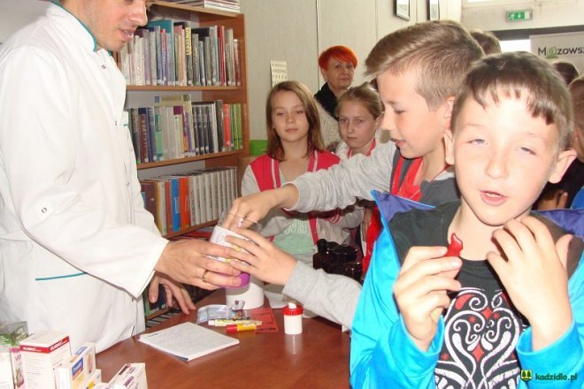 Spotkanie z aptekarzem w kadzidlańskiej bibliotece [03.06.2016] - zdjęcie #7 - eOstroleka.pl