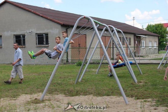 Otwarcie nowego placu zabaw dla ostrołęckiej Korczakówki [04.06.2016] - zdjęcie #31 - eOstroleka.pl