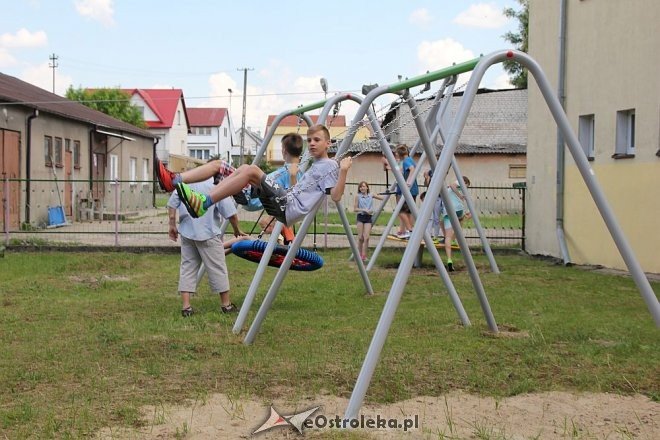 Otwarcie nowego placu zabaw dla ostrołęckiej Korczakówki [04.06.2016] - zdjęcie #76 - eOstroleka.pl