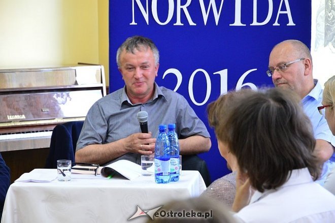 „Czytanie Norwida 2016” w II Liceum Ogólnokształcącym w Ostrołęce [07.06.2016] - zdjęcie #3 - eOstroleka.pl
