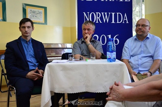 „Czytanie Norwida 2016” w II Liceum Ogólnokształcącym w Ostrołęce [07.06.2016] - zdjęcie #16 - eOstroleka.pl